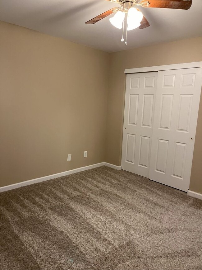 Building Photo - P4 - West Wood (Troy Duplex)