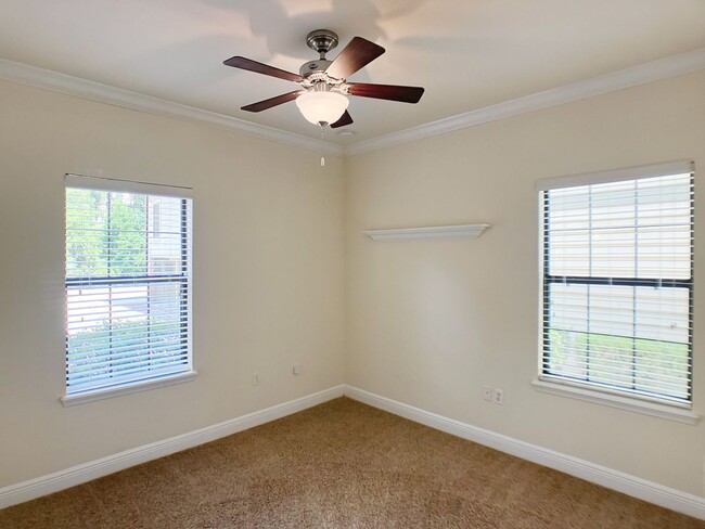 Building Photo - Margaret's Manor - Beautiful 2 Bedroom, 2 ...