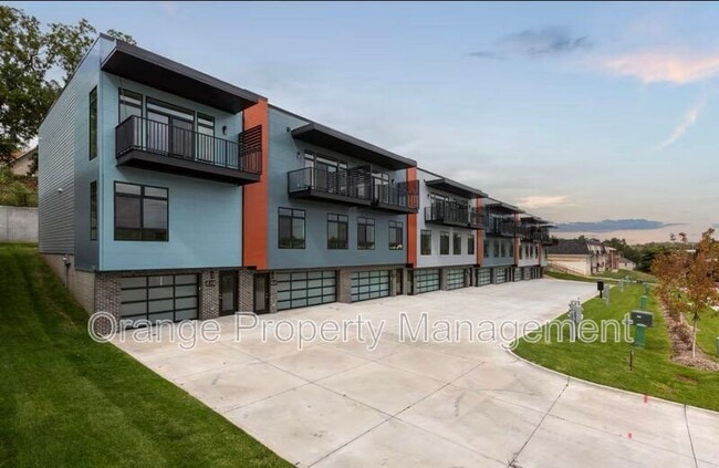 Building Photo - 630 N 46th St