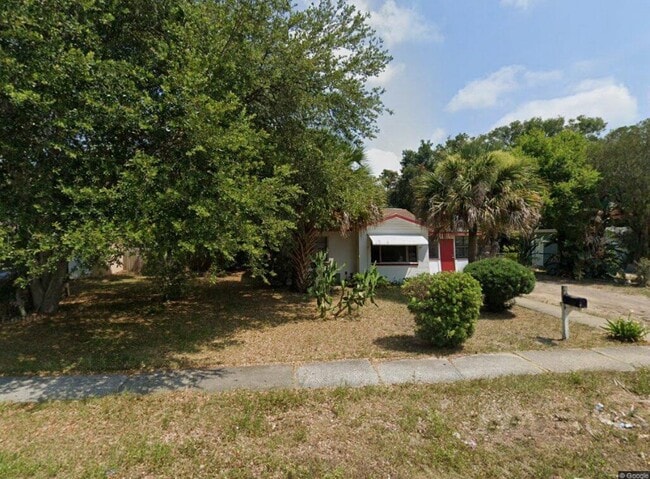 Primary Photo - 840 Magnolia Ave