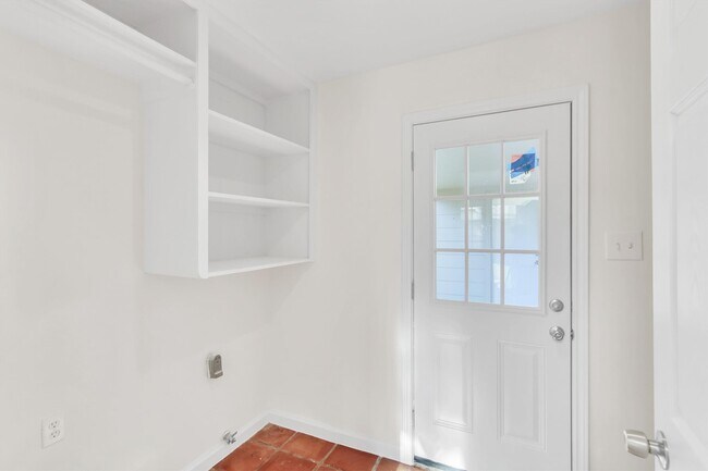 Building Photo - 13911 Piping Rock Ln