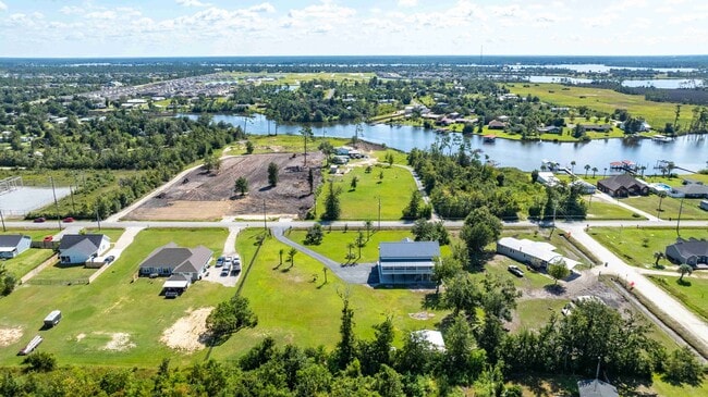 Building Photo - 7211 Bay Crest Rd