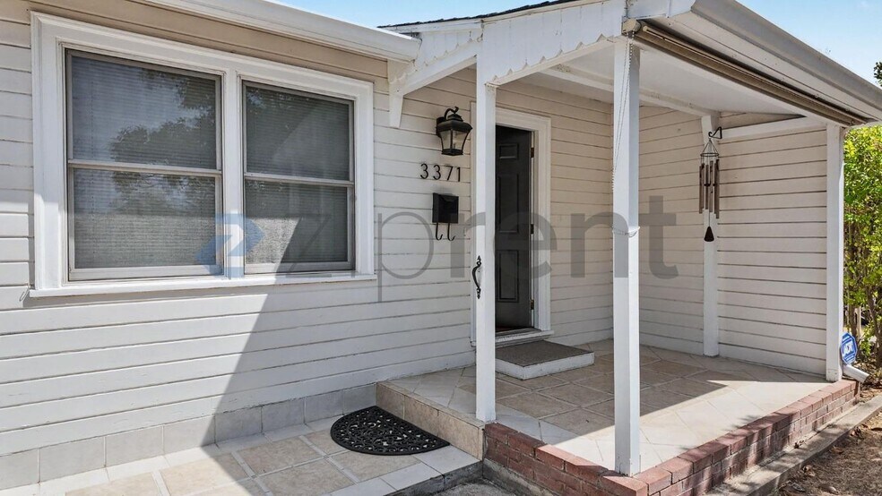 Building Photo - Unit