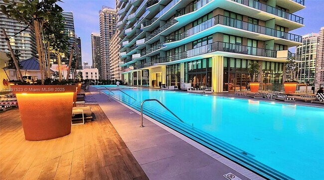 Building Photo - 1300 S Miami Ave