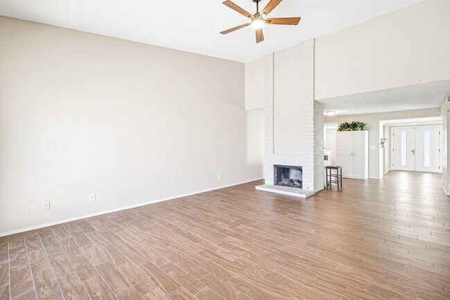 Building Photo - 3143 Sonata Dr