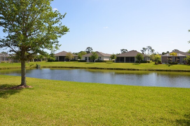 Building Photo - 3205 Brookfield Dr
