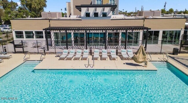 Primary Photo - 6025 W Thomas Rd