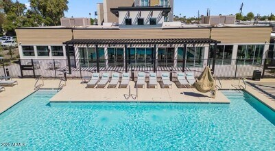 Building Photo - 6025 W Thomas Rd