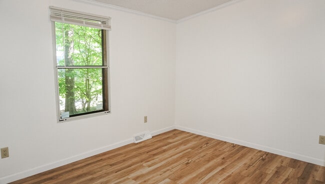 Building Photo - 7 Breakwater Dr