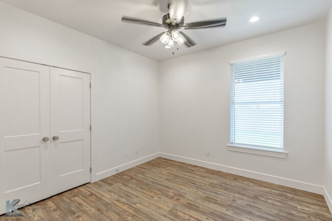 Building Photo - NEWER CONSTRUCTION! 3 bedroom, 2 bath, 2 car garage