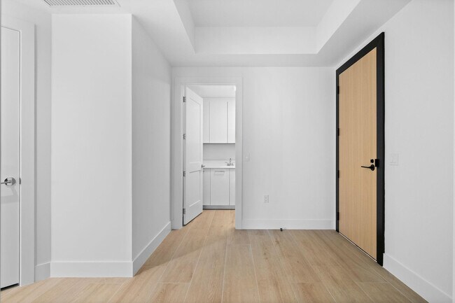 Building Photo - 153 N Seabreeze Blvd