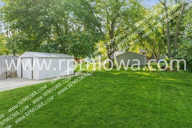 Building Photo - 2935 Indianapolis Ave