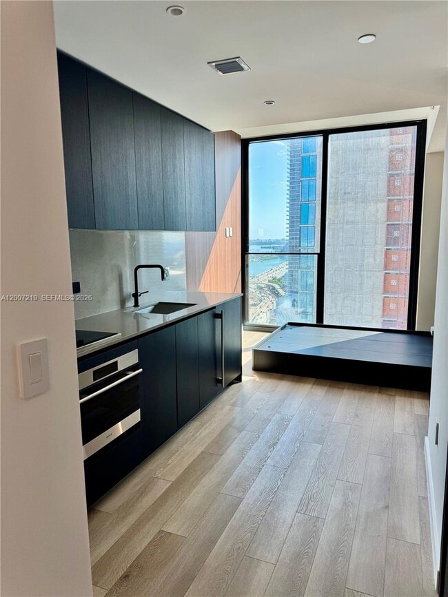 Building Photo - 20 NE 11th St