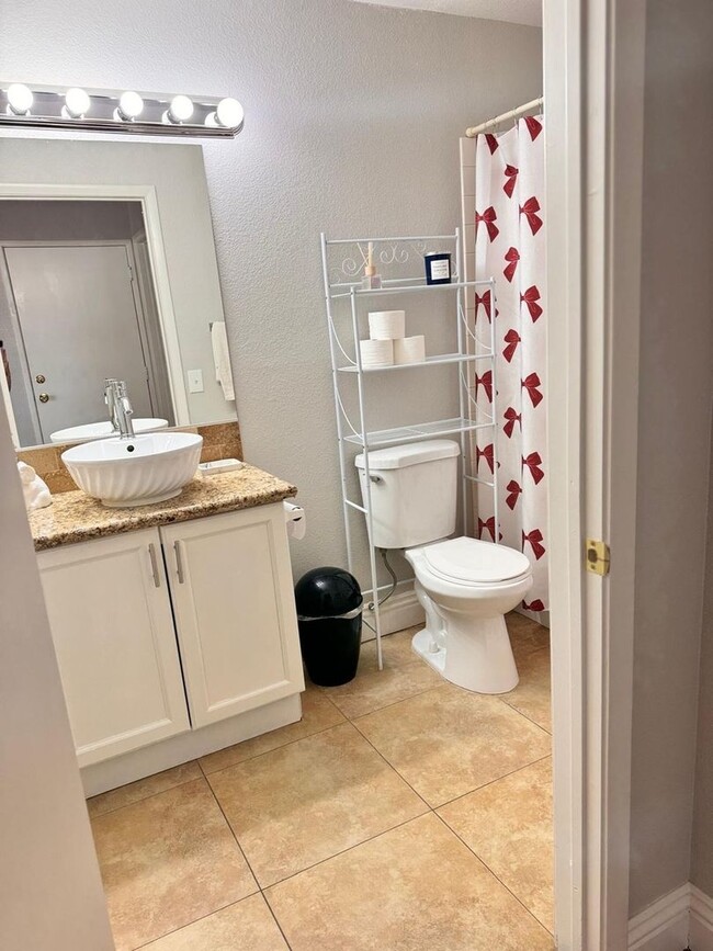 Building Photo - Charming 2BR Townhome in Las Vegas