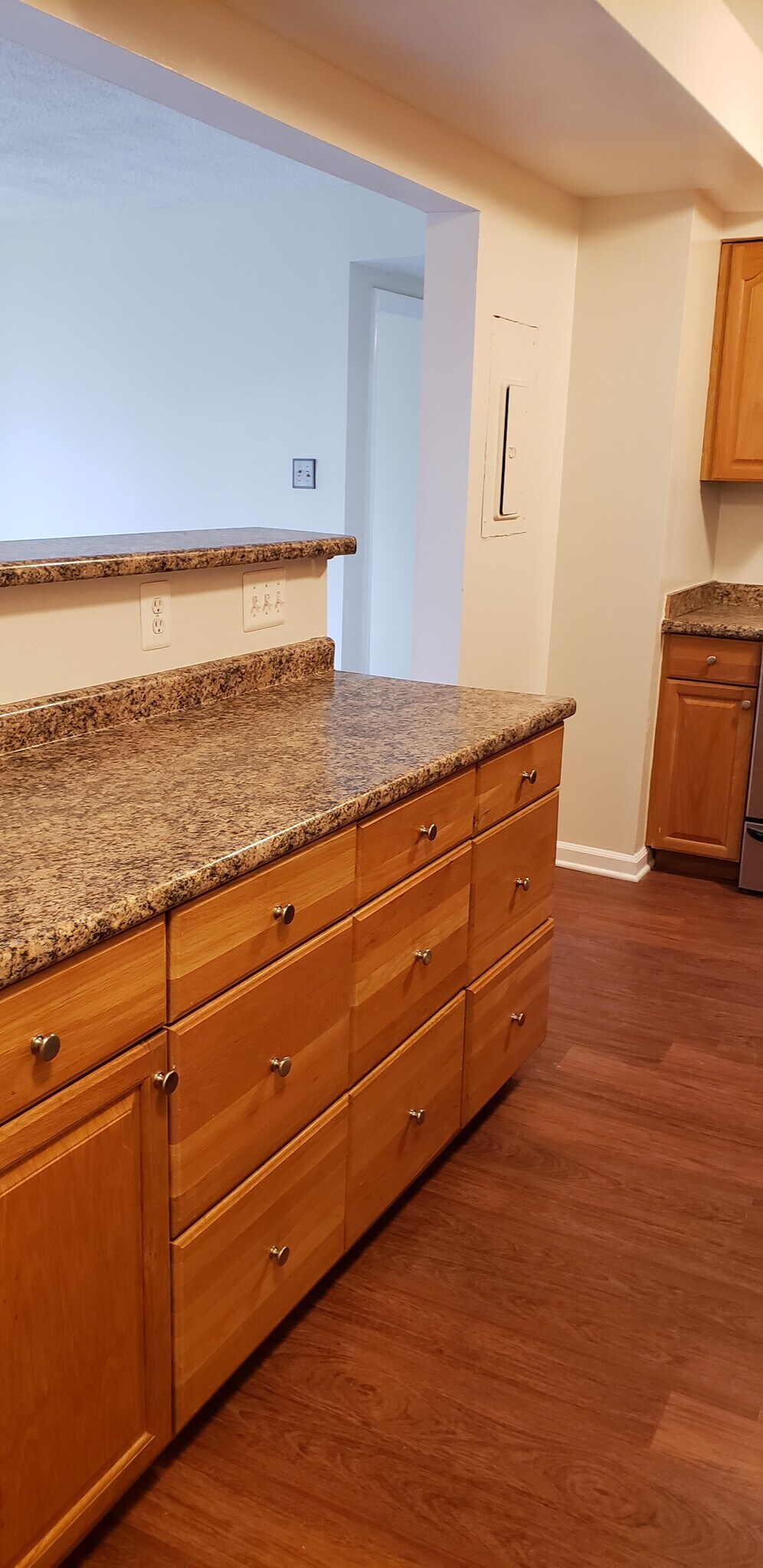 Ample kitchen storage - 6301 Stevenson Ave