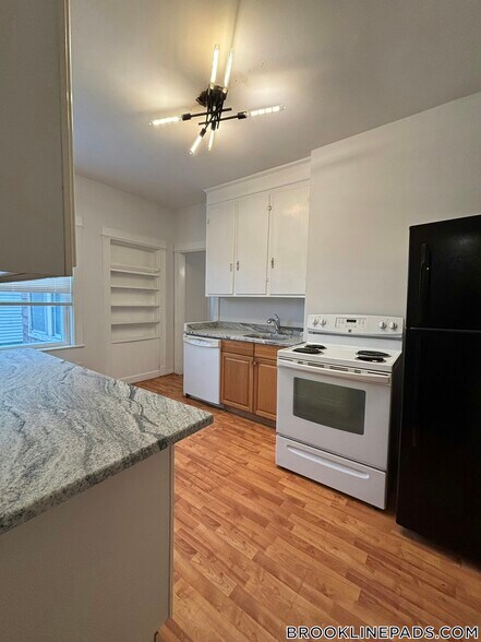 Building Photo - 227 Winchester St