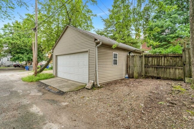 Building Photo - 1497 Belmont Ave