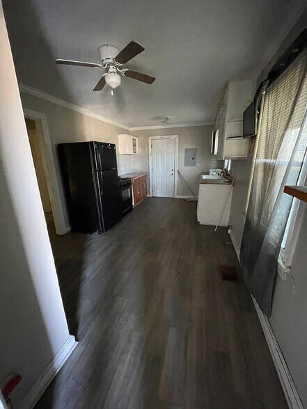 Building Photo - 5002 Park Ave