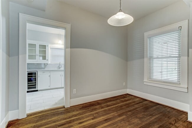 Building Photo - 2417 Huldy St