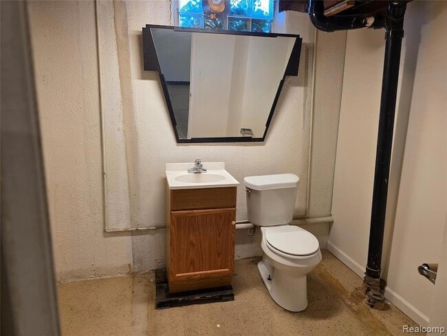 Building Photo - 20059 Washington St