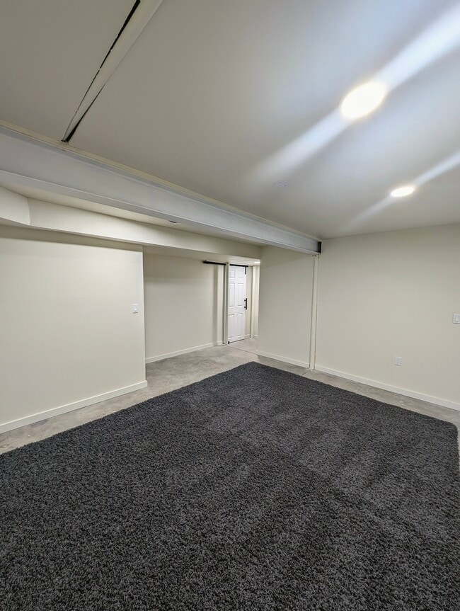 Building Photo - 5056 S Nelson St