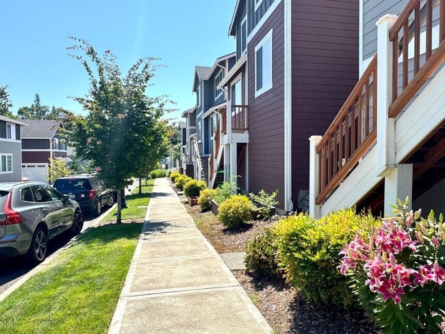Building Photo - Modern and Stylish 3-Bedroom Manette Home