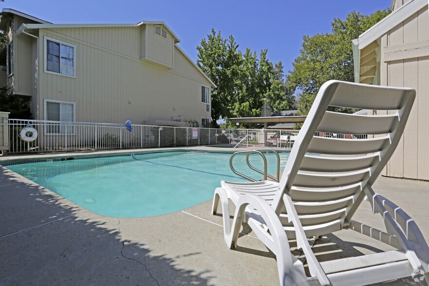 River Oaks Apartments 7920 Fair Oaks Blvd Carmichael CA 95608
