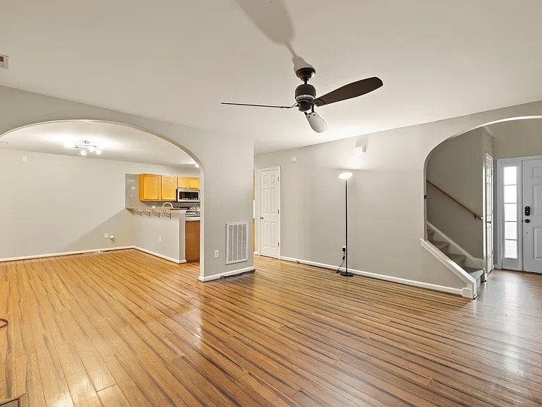 Building Photo - 11 Kinglet Ct