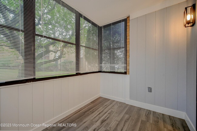 Building Photo - 58 Amberly Dr