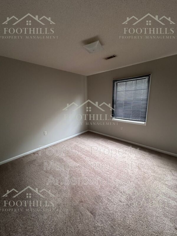 Building Photo - 119 Woodland Dr