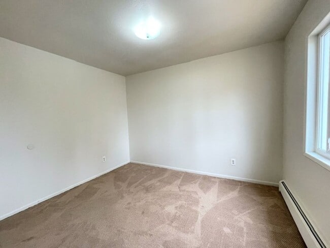 Building Photo - 3909 Malaspina Cir