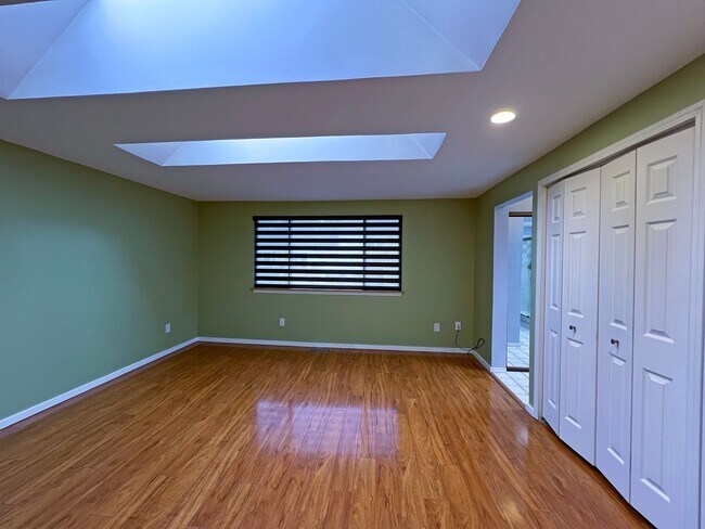 Building Photo - Gorgeous 3 Bedroom 2 Bath Home in Desirable Fairwood, Renton