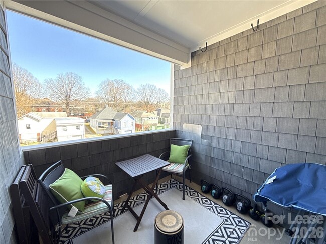 Building Photo - 301 E Tremont Ave