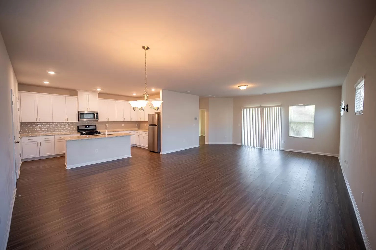 Building Photo - Room in House on Lake Barkley Way