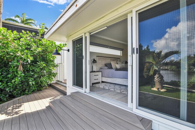 Building Photo - 17026 Bay St