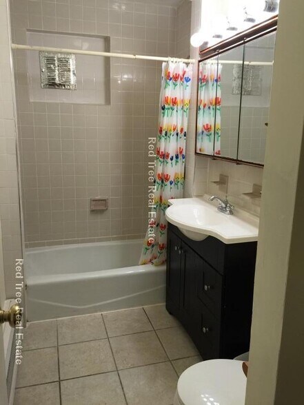 Building Photo - 1906 Beacon St