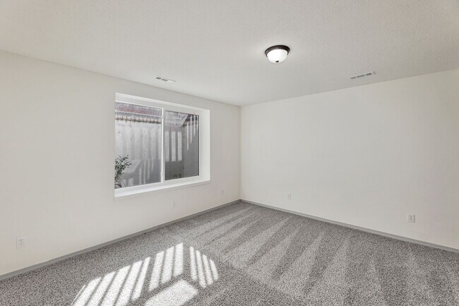 Building Photo - 1260 S Ridgehurst Cir