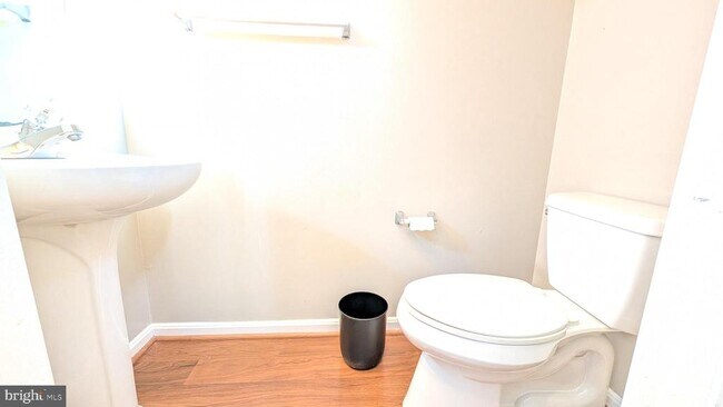 Building Photo - 424 Lilac Terrace NE