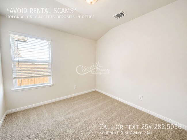 Building Photo - 105 Fossil Dr