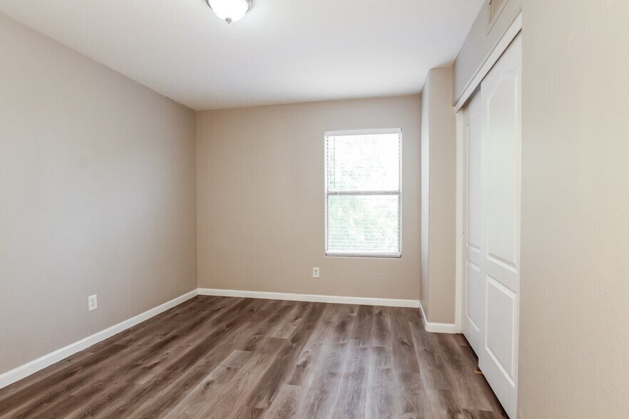 Building Photo - 2609 N 128th Dr