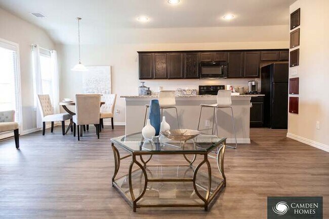 Building Photo - 10136 Spice Ln