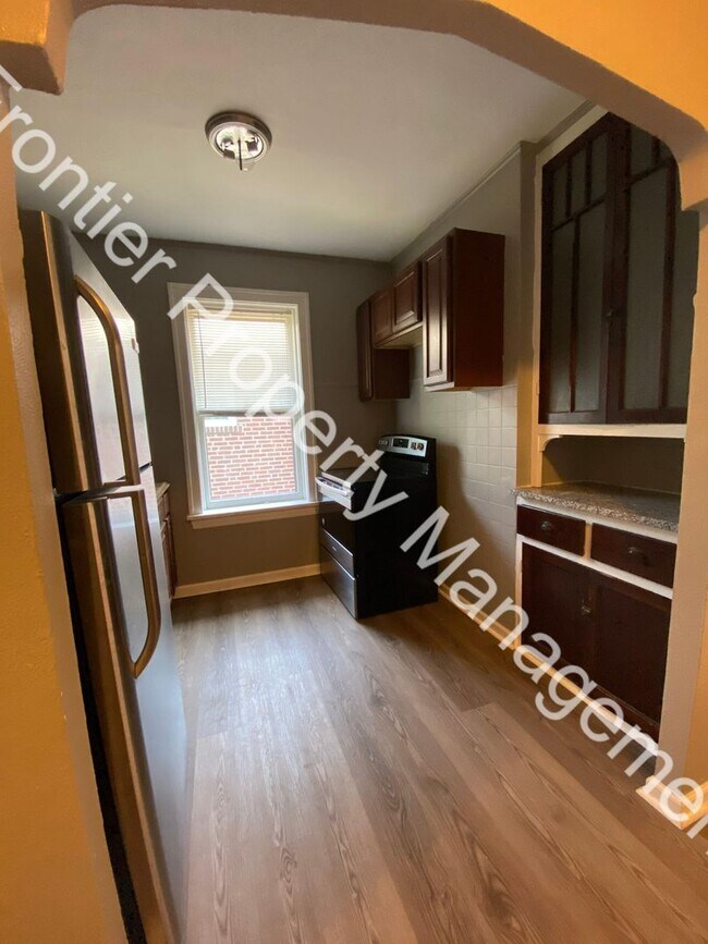 Building Photo - 2 Bed 1 Bath in Dutchtown!