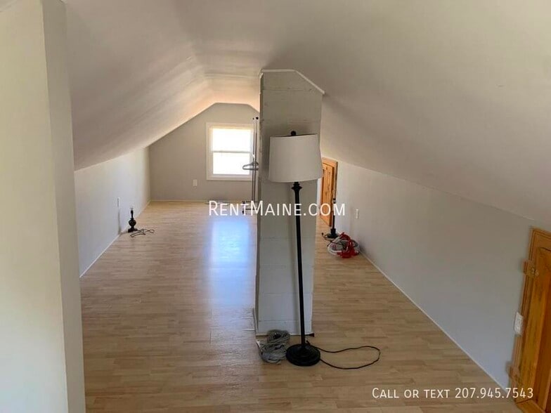 Building Photo - 1844 Essex St