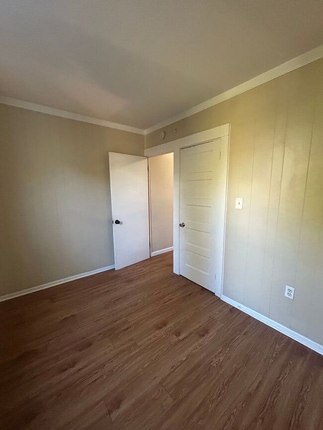 Building Photo - 3 Bedroom in South Harrisburg