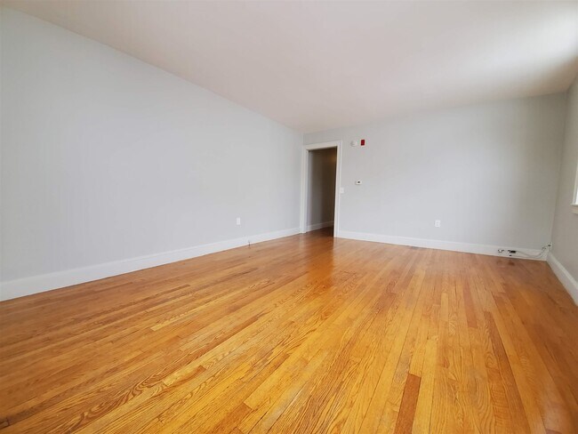 Building Photo - 444 Lafayette Rd