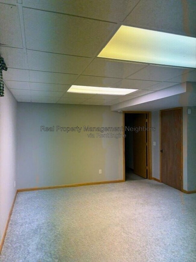 Building Photo - 1662 Klaver St SW