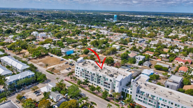 Building Photo - 236 SE 5th Ave