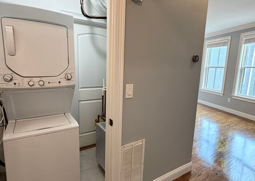 Building Photo - 38-42 Hyde Park Ave. Unit 5