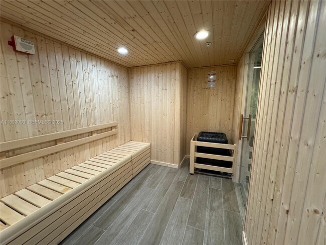 Building Photo - 7661 NW 107th Ave