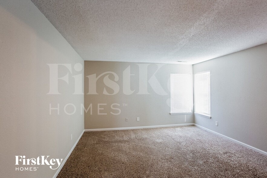 Building Photo - 5967 Liverpool Ln